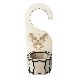 Boîte suspendue Petite Souris en bois – vue de face, personnalisée avec prénom
