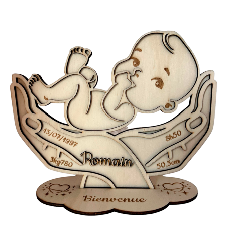 Décoration naissance bois personnalisée bébé dans les mains avec prénom, date, heure, poids et taille gravés Décoration naissance bois personnalisée bébé dans les mains avec prénom, date, heure, poids et taille gravés