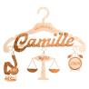 Décoration naissance en bois personnalisée cintre avec prénom Camille, date, taille, poids et heure de naissance
