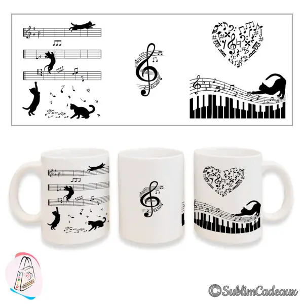 Mug en céramique blanc imprimé en noir de chats jouant parmi des notes de musique, une clé de sol et un clavier de piano
