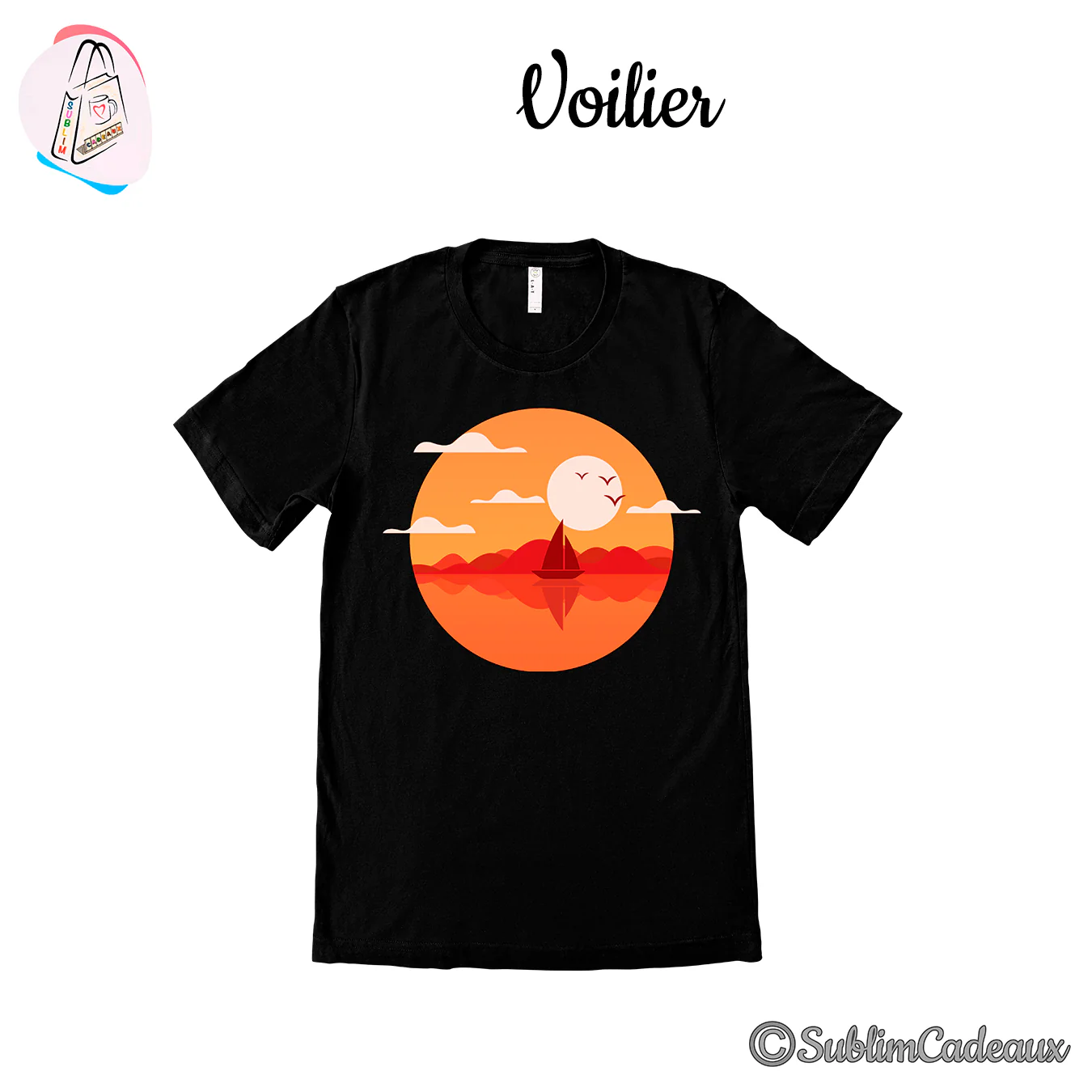 Voilier rouge dans un médaillon rond au soleil couchant orangé, imprimé sur un tee-shirt noir