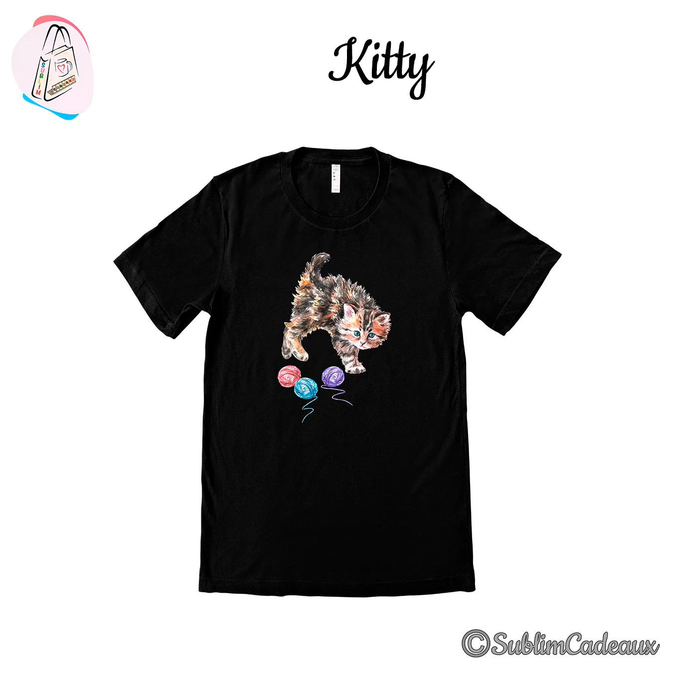 Chaton tigré peint à l'aquarelle jouant avec des pelotes de laine colorées, imprimé sur un tee-shirt noir