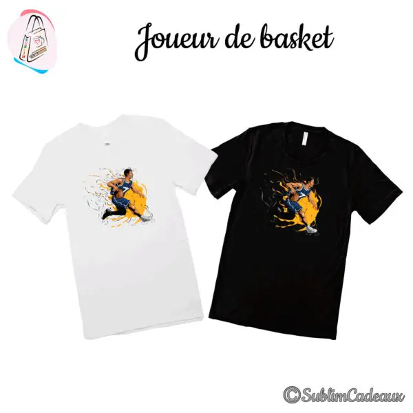 Tee-shirts blanc et noir imprimés d'un basketteur en maillot bleu dribblant dans des volutes de flammes jaunes