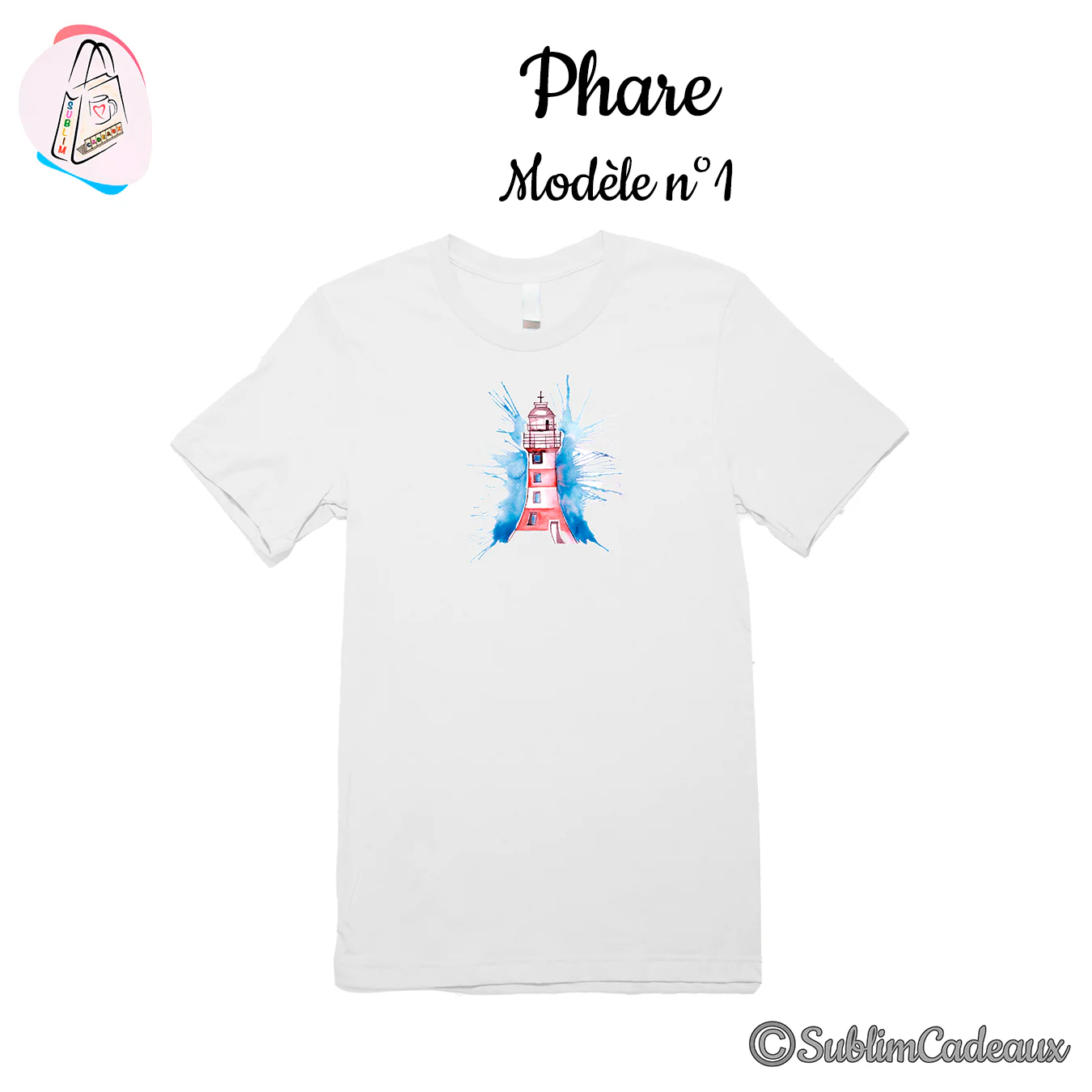 Phare aquarellé rose et rouge sur éclaboussures bleues, imprimé sur un tee-shirt blanc