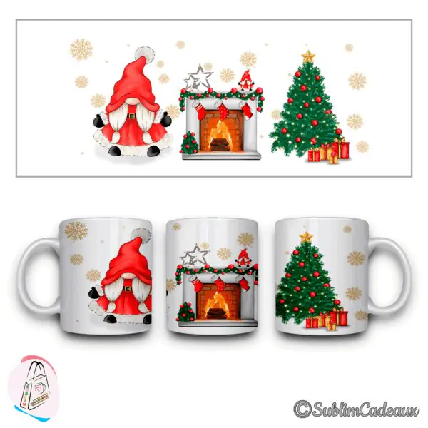 Mug en céramique imprimé d'un lutin de Noël rouge, d'une cheminée garnie de chaussettes et d'un sapin décoré avec cadeaux