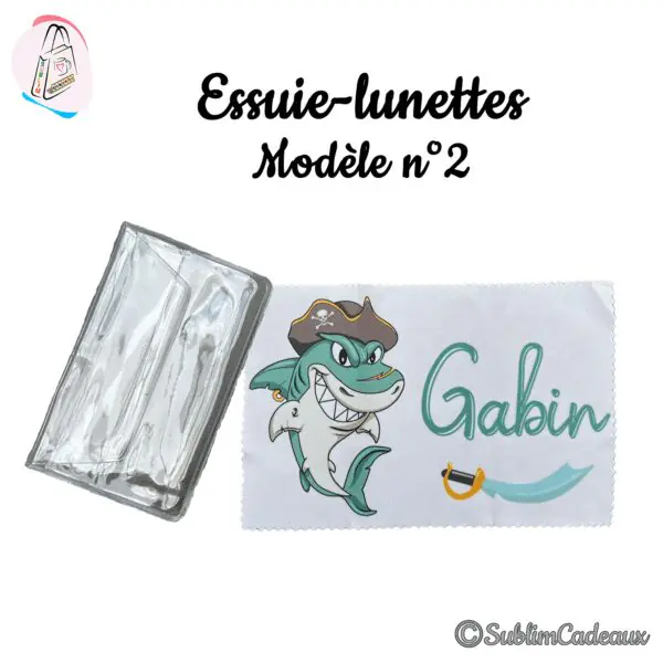 Essuie-lunettes microfibre imprimé d'un requin pirate à tricorne à tête de mort, prénom Gabin, avec pochette