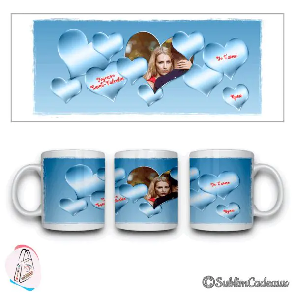 Mug en céramique imprimé de cœurs bleus brillants, d'une photo de femme blonde en cœur et du texte « Joyeuse Saint-Valentin »