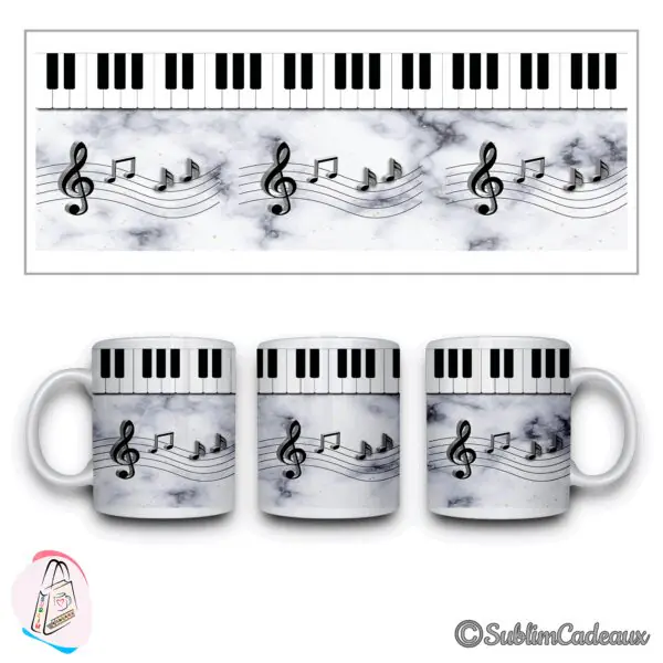 Mug en céramique orné d'un clavier de piano et d'une portée musicale avec notes, sur fond marbré gris et blanc