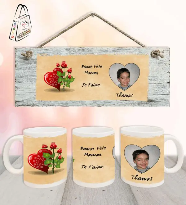 Mug en céramique imprimé d'un cœur rouge et de roses, du texte Bonne Fête Maman et d'une photo d'enfant dans un cadre en cœur