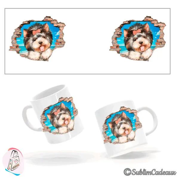 Mug en céramique blanc, petit terrier noir et fauve au nœud rose sublimé, surgissant d'un mur de briques, mer à l'arrière