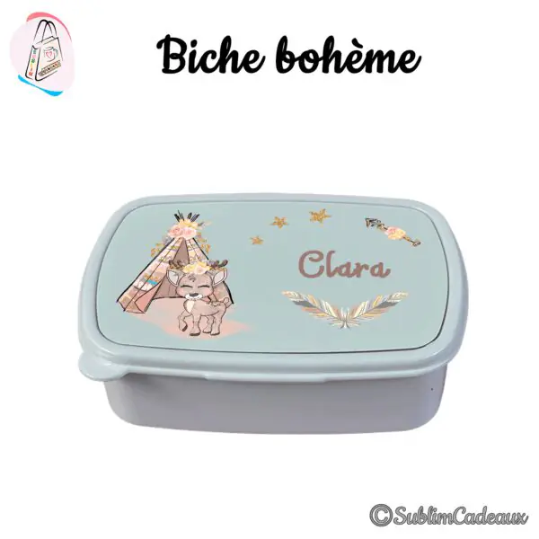 Boîte à goûter bleu clair imprimée d'un faon sous un tipi bohème fleuri, plumes, étoiles dorées et prénom Clara