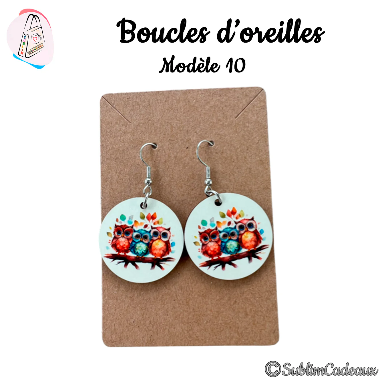 Boucles d'oreilles rondes ornées de trois hiboux colorés sur une branche, motif aquarelle imprimé