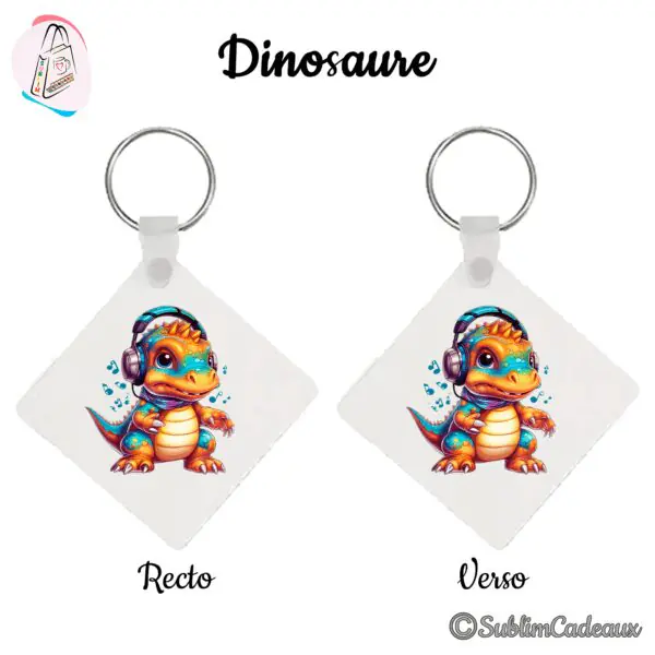 Porte-clés carré imprimé d'un petit dinosaure orange et bleu portant un casque audio, notes de musique