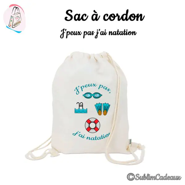 Sac à cordon en coton naturel imprimé d'accessoires de natation (lunettes, palmes, bouée), texte J'peux pas j'ai natation
