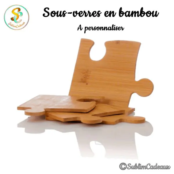 Sous-verres en bambou clair en forme de pièces de puzzle qui s'emboîtent, à personnaliser par gravure