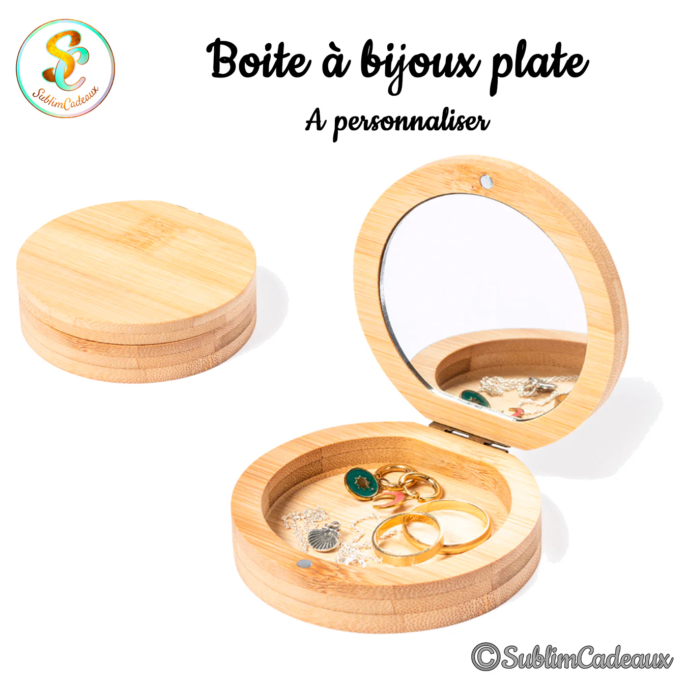 Boîte à bijoux plate ronde en bambou clair, miroir dans le couvercle et bijoux rangés, à personnaliser