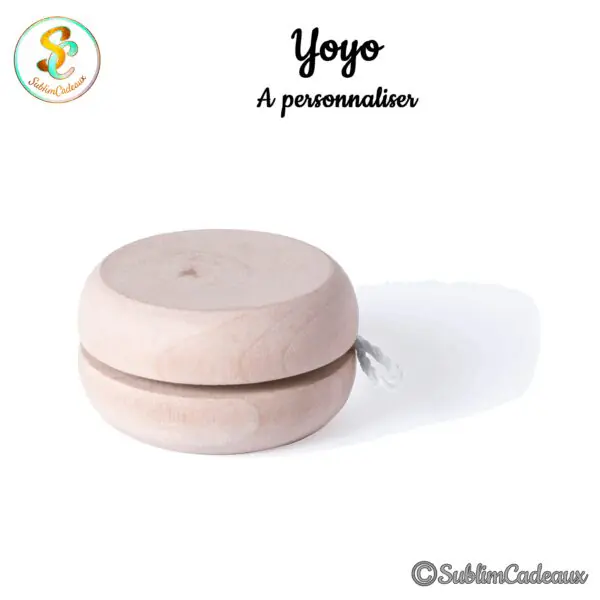 Yoyo rond en bois clair naturel avec sa ficelle blanche, à personnaliser par gravure