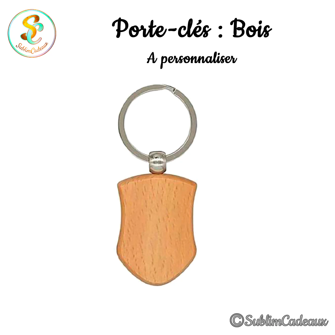 Porte-clés en bois clair en forme d'écusson au contour arrondi, avec anneau métallique argenté