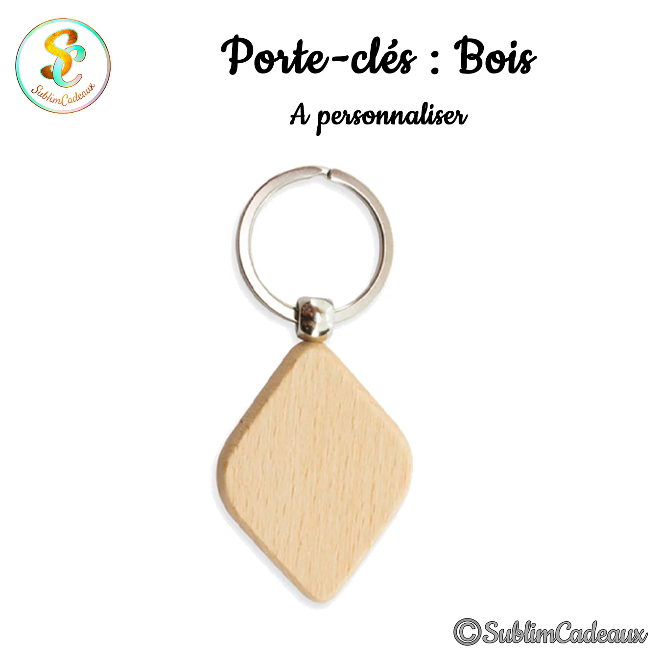 Porte-clés en bois clair de forme losange au grain visible, avec anneau métallique argenté