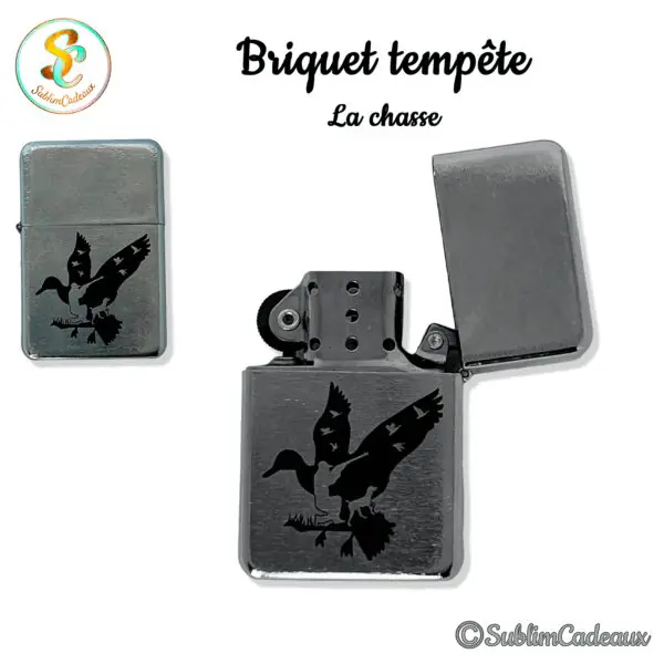 Briquet tempête chromé à clapet, gravé de deux canards en vol sur le thème de la chasse
