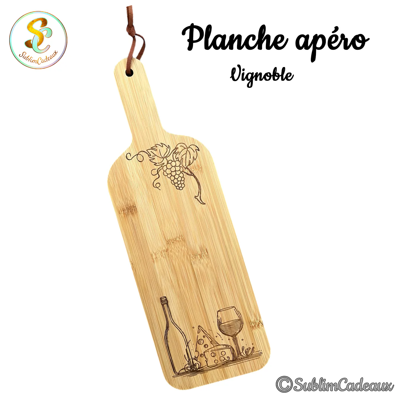 Planche apéro en bambou en forme de bouteille, gravée d'une grappe de raisin, d'une bouteille de vin et d'un verre