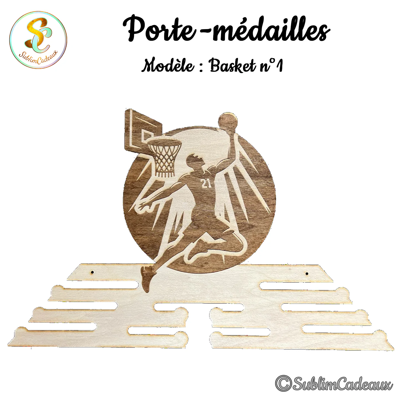 Porte-médailles en bois avec un basketteur gravé au dunk sous le panier et rails pour accrocher les médailles