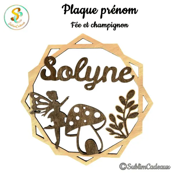 Plaque prénom en bois découpé, fée, champignon à pois et feuillage, cadre octogonal ajouré, prénom à personnaliser