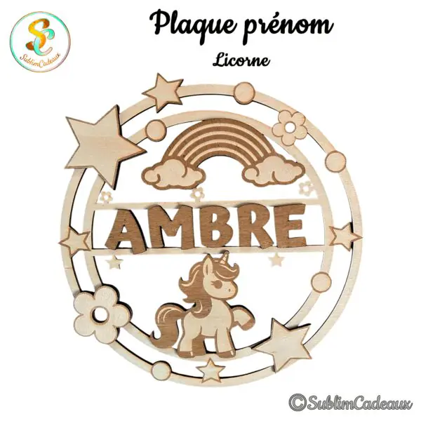 Plaque prénom en bois découpé thème licorne, arc-en-ciel, nuages, étoiles et fleurs, prénom à personnaliser