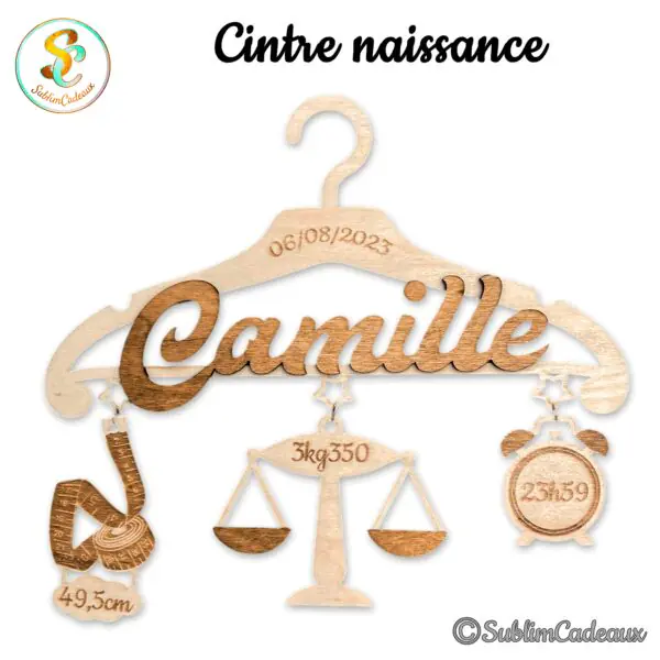 Décoration de naissance en bois en forme de cintre, prénom, date, poids et taille à personnaliser, breloques gravées
