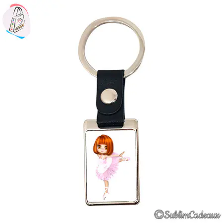 Porte-clés rectangulaire à attache simili cuir noir, illustration imprimée d'une danseuse en tutu rose