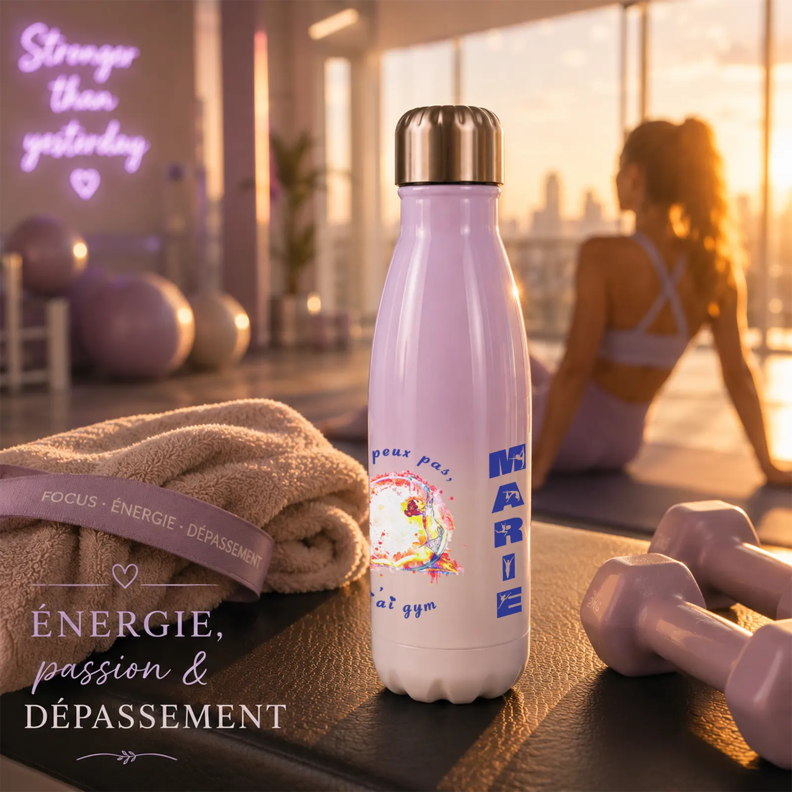 Bouteille isotherme lavande en salle de sport, gymnaste aquarelle et prénom à personnaliser, « J'peux pas, j'ai gym »