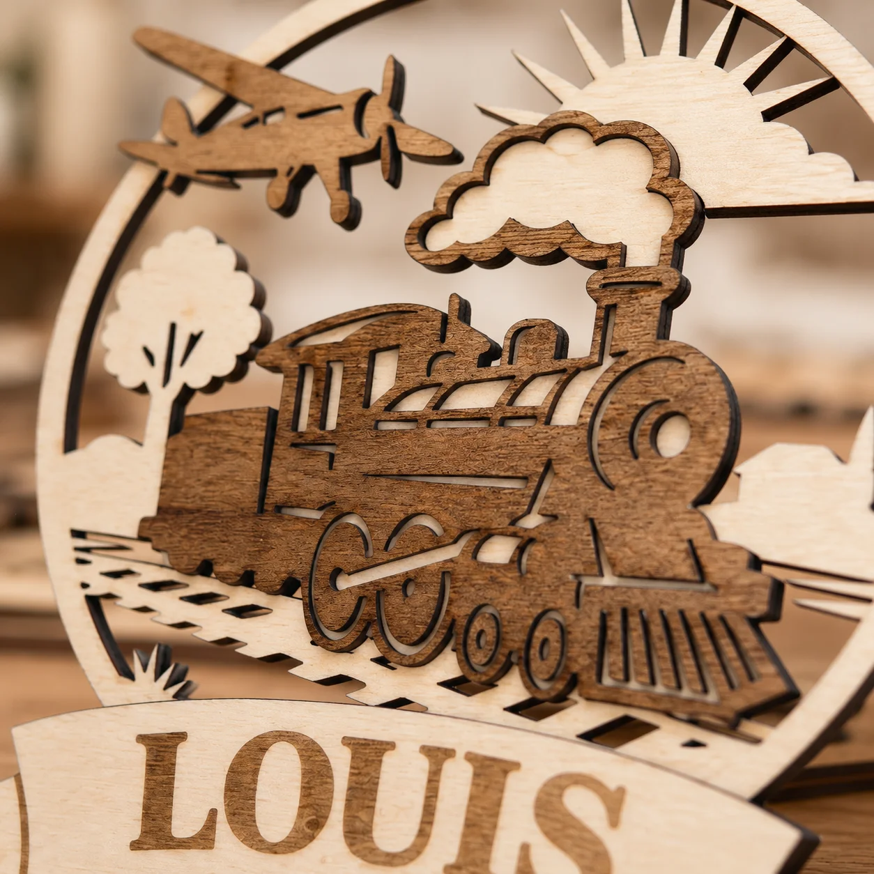 Plaque prénom personnalisée en bois – Train & Avion – Décoration chambre enfant – Image 3